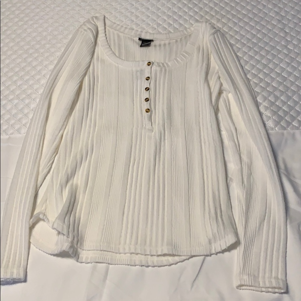 Cable lightweight cream/white sweater